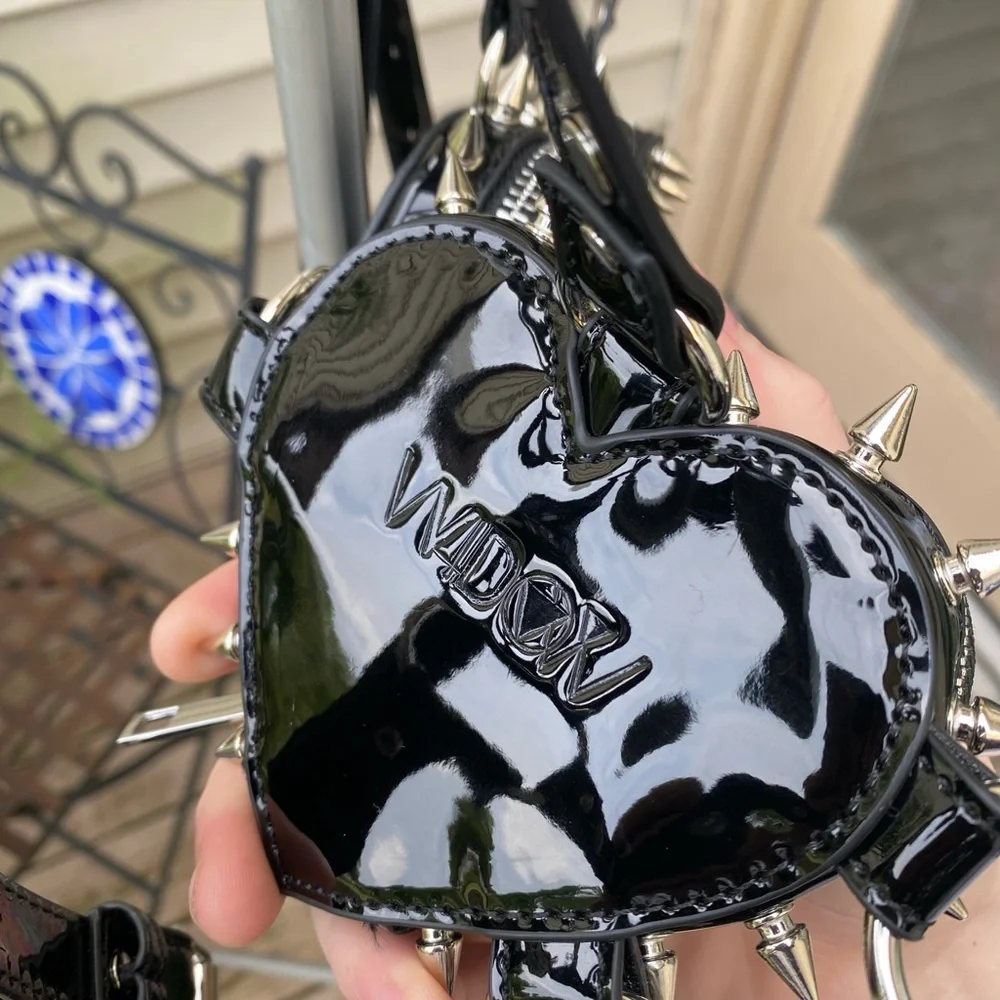 Widow Black Heart Studded Harness - Picture 2 of 3